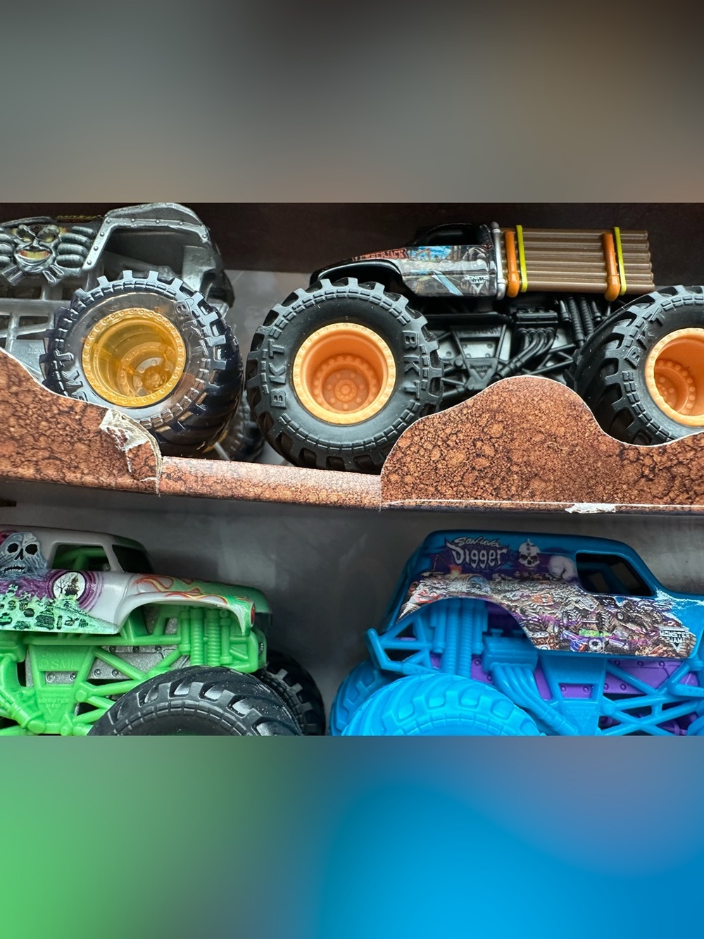 Monster Jam Monster Trucks Collection - Picture 3 of 4